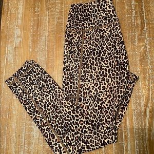 Leopard print workout leggings